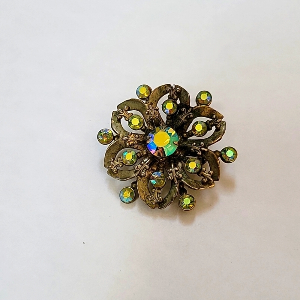 VINTAGE Flower Brooch with Iridescent Crystals - Picture 2 of 4